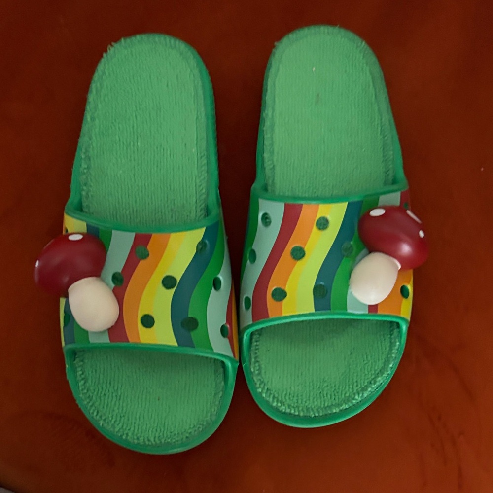 CROCS Green Rainbow Kids Slippers